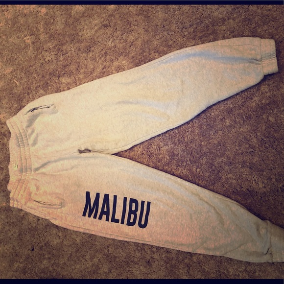 Brandy Melville Pants - Malibu sweatpants